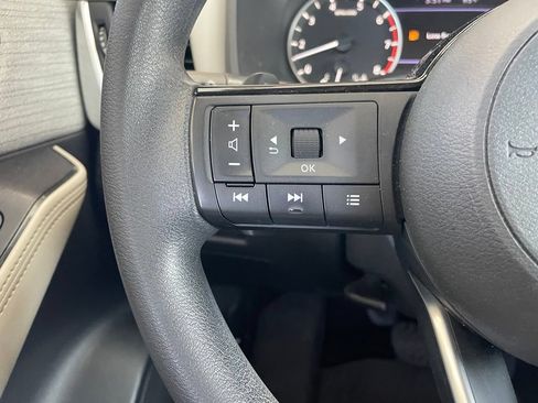 Certified 2023 Nissan Rogue SV FWD image 12