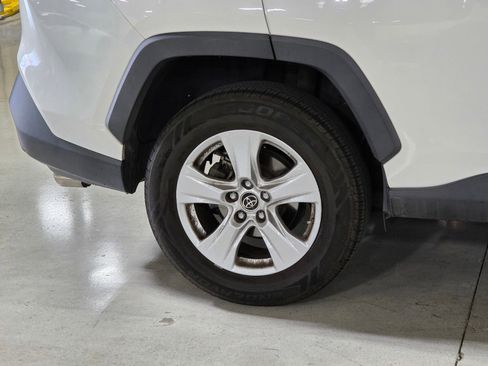 Used 2019 Toyota RAV4 XLE image 9