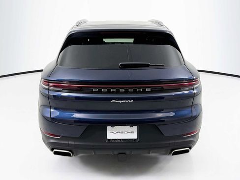 Certified 2026 Porsche Cayenne AWD/4WD image 10