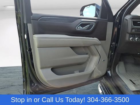 Used 2024 GMC Yukon SLT AWD/4WD image 11