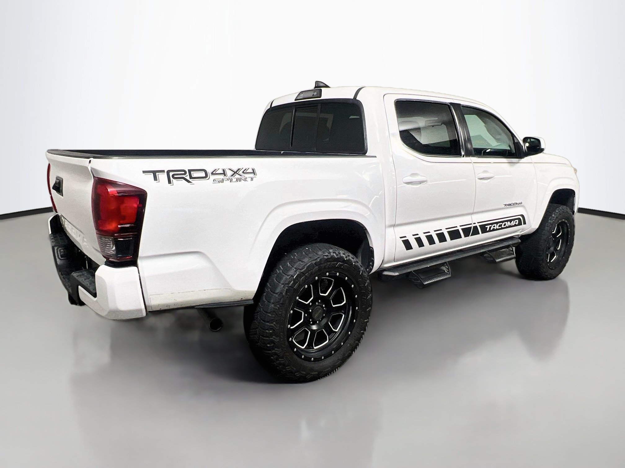 Used 2019 Toyota Tacoma SR w/ SR Convenience Package AWD/4WD image 4