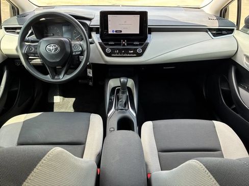 Used 2025 Toyota Corolla LE FWD image 9