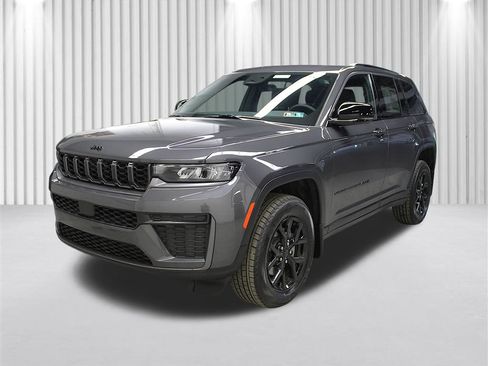 New 2026 Jeep Grand Cherokee Altitude AWD/4WD image 8
