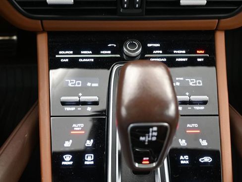 Used 2019 Porsche Cayenne S image 13