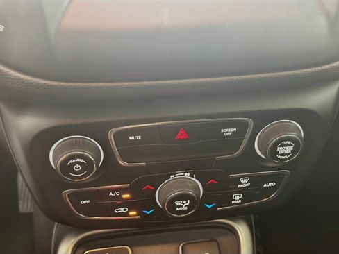 Used 2021 Jeep Compass Latitude FWD image 22