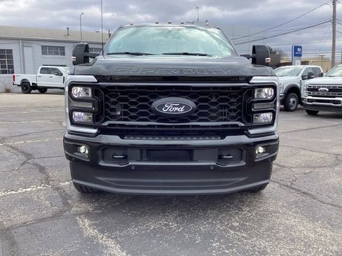 New 2026 Ford F250 Lariat w/ Black Appearance Package AWD/4WD image 2
