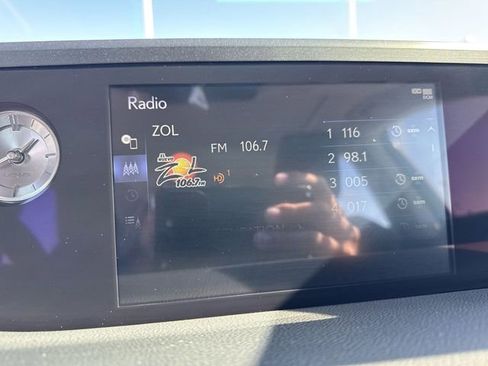 Used 2019 Lexus ES 350 350 w/ Premium Package image 16