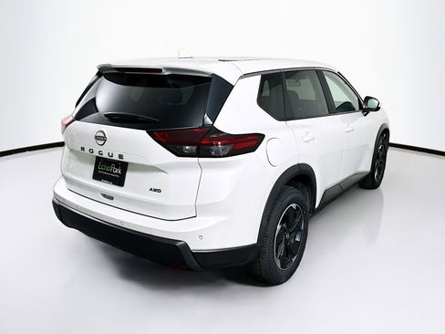 Used 2025 Nissan Rogue SV image 9
