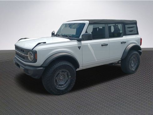 New 2025 Ford Bronco 4-Door w/ Sasquatch Package image 2