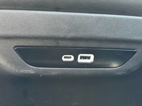 Certified 2025 Chrysler Pacifica Select FWD image 15