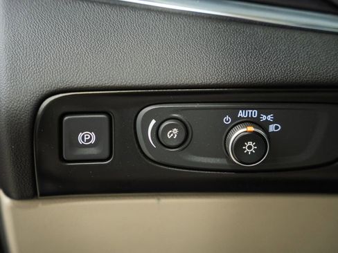 Used 2019 Buick Enclave Premium AWD/4WD image 46