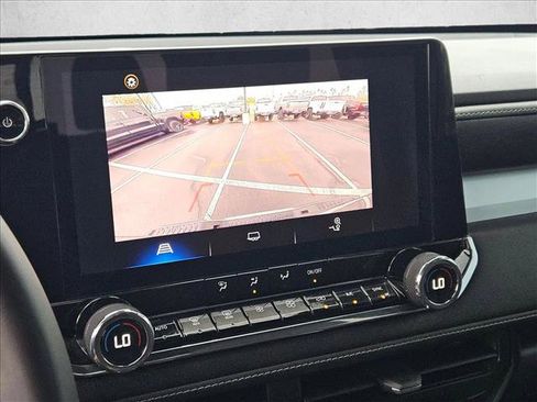 Used 2023 Chevrolet Colorado LT w/ LT Convenience Package image 14