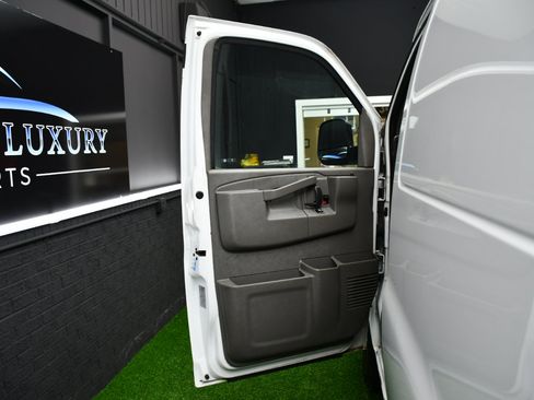 Used 2021 Chevrolet Express 2500 Extended w/ Driver Convenience Package image 7