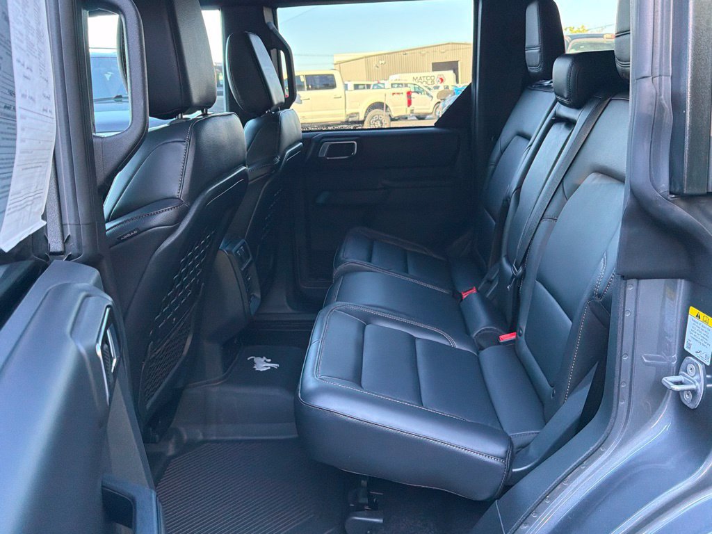 Used 2025 Ford Bronco Badlands AWD/4WD image 19