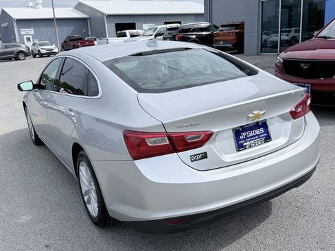 Used 2017 Chevrolet Malibu LT w/ Leather Package FWD image 4
