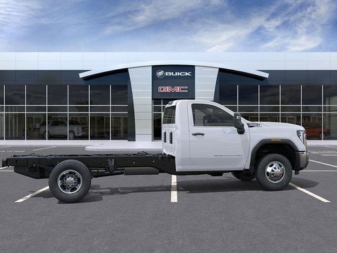 New 2026 GMC Sierra 3500 Pro RWD image 5