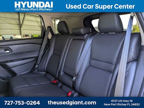 Used 2025 Nissan Rogue SL image 16