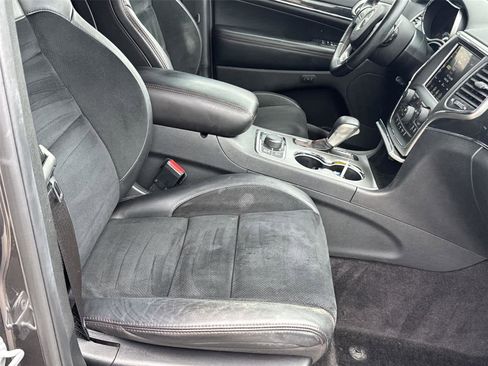 Used 2018 Jeep Grand Cherokee Trailhawk AWD/4WD image 18