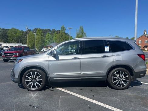 Used 2019 Honda Pilot Touring image 11