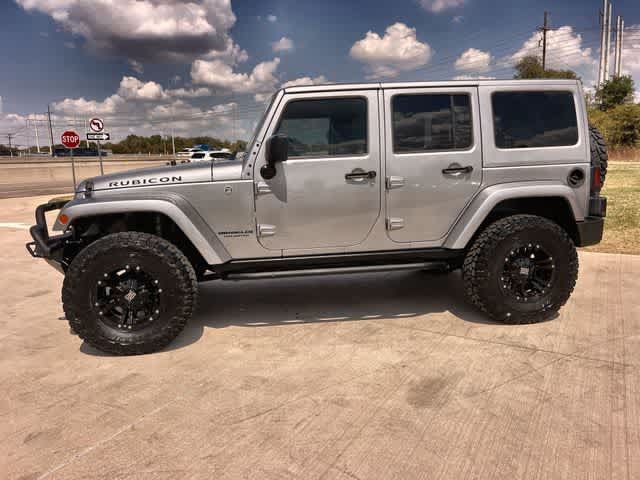 Used 2016 Jeep Wrangler Unlimited Rubicon w/ Connectivity Group AWD/4WD image 4