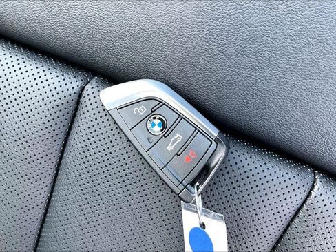 Used 2025 BMW 330i Sedan RWD image 14