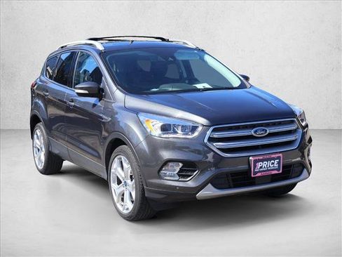 Used 2019 Ford Escape Titanium image 3