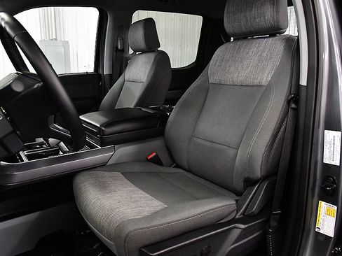 Used 2023 Ford F150 Lightning XLT image 31