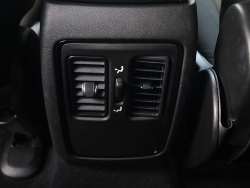 Used 2025 Dodge Durango GT RWD image 13