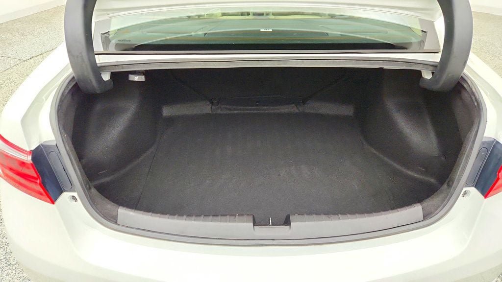 Used 2017 Acura ILX w/ Premium Package FWD image 23