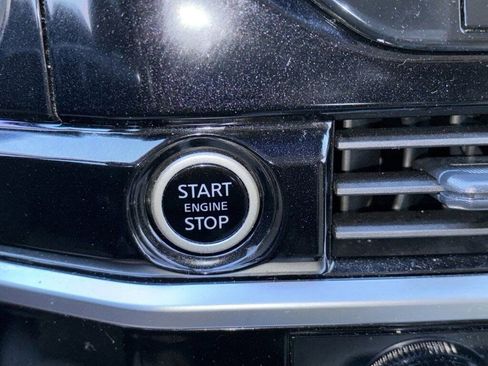 Certified 2024 Nissan Pathfinder SL image 19