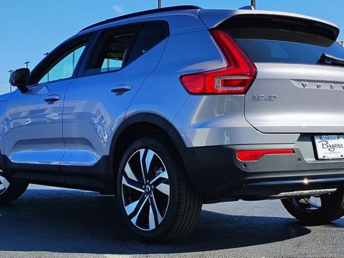 New 2026 Volvo XC40 B5 Ultra w/ Climate Package AWD/4WD image 4