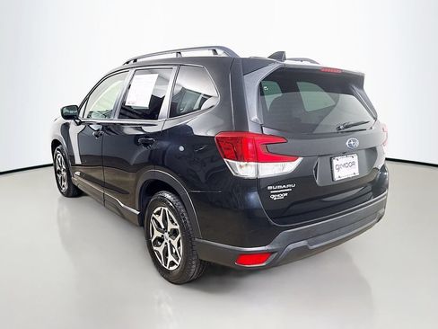 Used 2022 Subaru Forester Premium AWD/4WD image 5