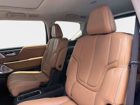 Used 2025 INFINITI QX80 Sensory AWD/4WD image 15