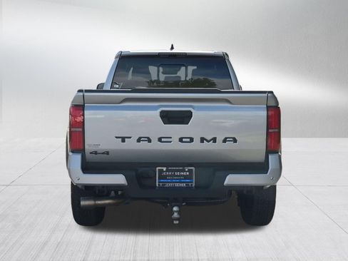 Used 2025 Toyota Tacoma TRD Off-Road w/ TRD Off Road Upgrade Package AWD/4WD image 5