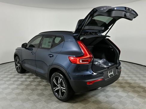 Used 2026 Volvo XC40 B5 Core w/ Climate Package AWD/4WD image 32