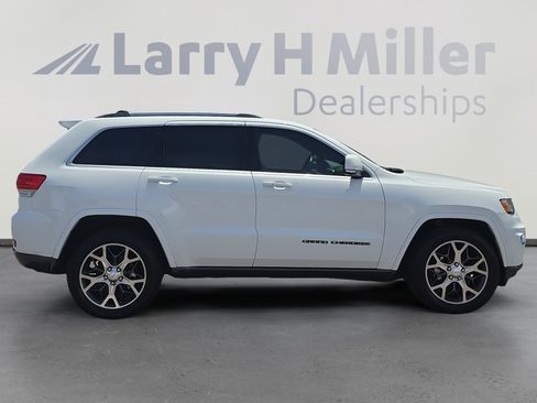 Used 2018 Jeep Grand Cherokee Limited AWD/4WD image 6