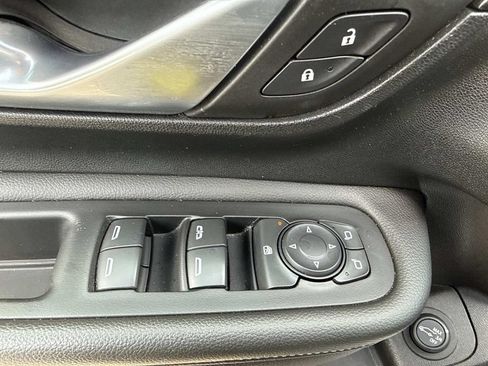 Used 2022 GMC Terrain SLE w/ Driver Convenience Package FWD image 19