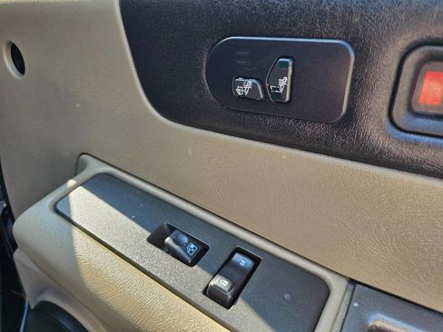 Used 2003 HUMMER H2 w/ Preferred Equipment Group image 23