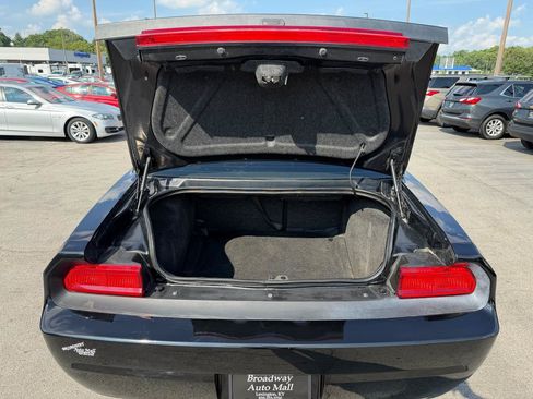 Used 2014 Dodge Challenger SXT RWD image 11