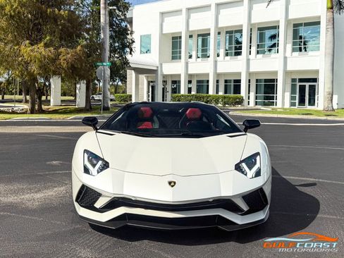 Used 2018 Lamborghini Aventador S image 7