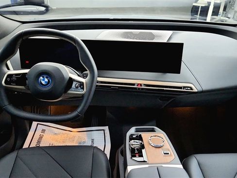 Used 2025 BMW iX xDrive50 w/ Premium Package image 32