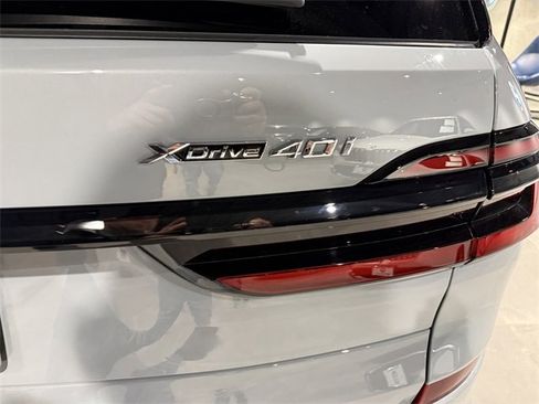 Used 2026 BMW X7 xDrive40i w/ M Sport Package image 39