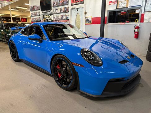 Used 2022 Porsche 911 GT3 RWD image 3