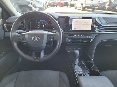 Used 2025 Toyota Camry LE image 7
