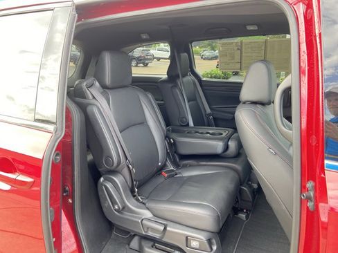 Used 2025 Honda Odyssey Sport-L image 14