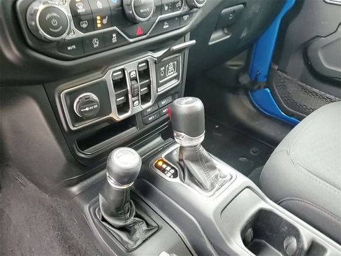 Used 2022 Jeep Wrangler Unlimited Sport image 19