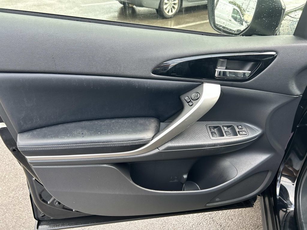 Used 2024 Mitsubishi Eclipse Cross SE AWD/4WD image 27