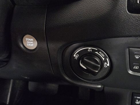 Used 2022 Nissan Frontier SV image 16