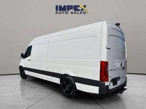 Used 2025 Mercedes-Benz Sprinter 2500 image 3