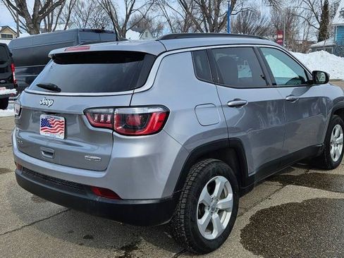 Used 2019 Jeep Compass Latitude AWD/4WD image 5